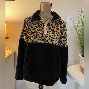 Cheetah/black fleece pullover L